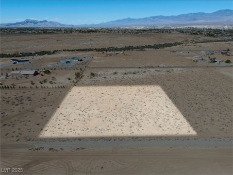 Pahrump Land with Mountain Views