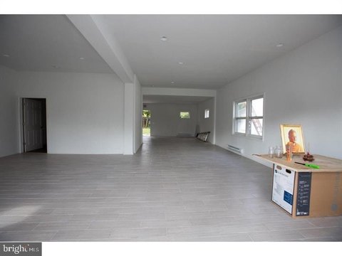 Versatile Commercial Space For Lease
