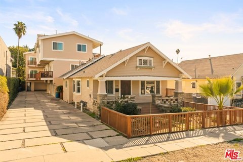 Highland Park Multifamily Townhome Property