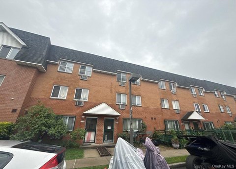 Astoria Multifamily Home with Bedrooms