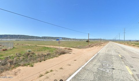 Expansive Corner Lot in Del Sur