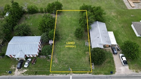 Residential Lot in Itasca, TX