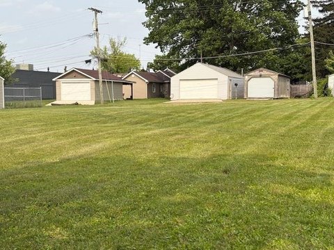 Multi-Lot Automotive Service Site