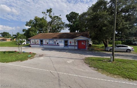 Fort Myers Commercial Building For Sale