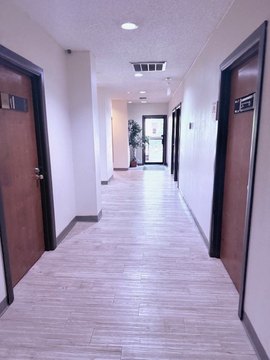 Flexible Office Suite with Dual Entrances