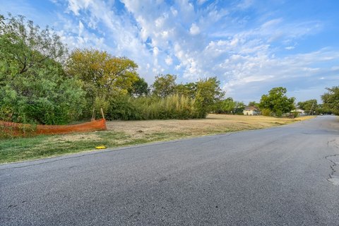 Land, Dallas, TX