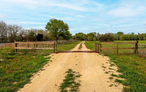 Unrestricted Pasture and Timber Land
