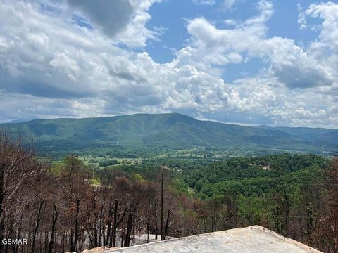 Mountaintop Lot with Scenic Views