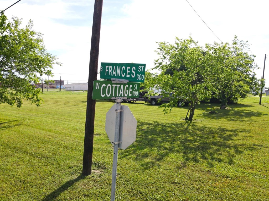 S Frances St, Terrell, TX 75160