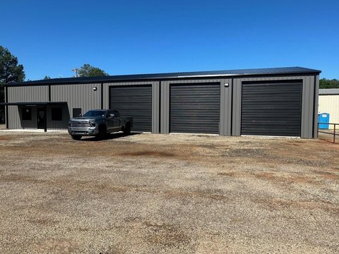 Versatile Commercial Property on Highway
