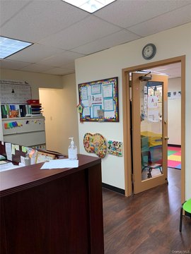 Floral Park Creative Space Available