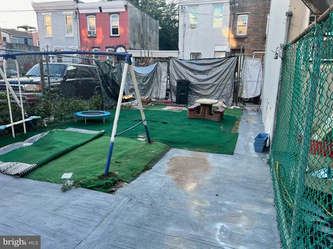 Vacant Lot in Growing Neighborhood