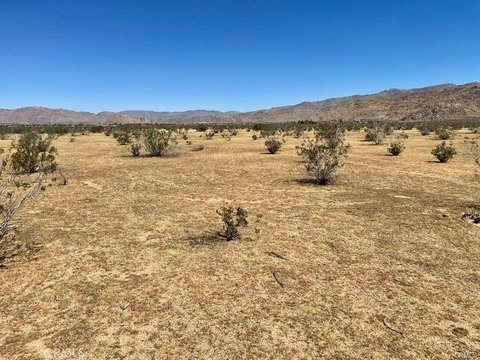 Land, Apple Valley, CA