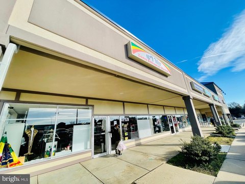 Alexandria Convenience Store with Restaurant