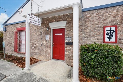 Veterinarian Office Building For Sale