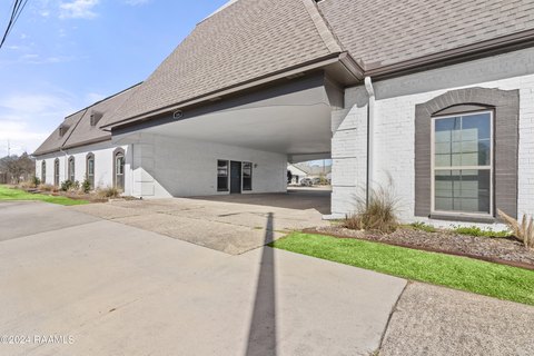 Furnished CoWorking Space For Rent