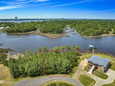 Waterfront Lot on Saint Martin Bayou