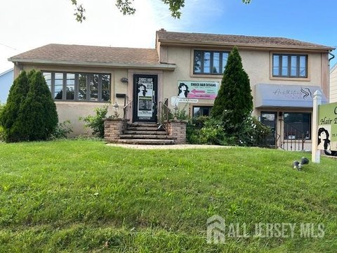 Retail/Office Building in Clark, NJ