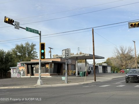 Automotive-Ready Building on Corner Lot