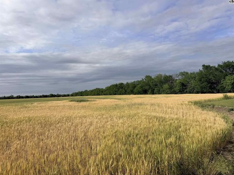 LAND - McPherson, KS