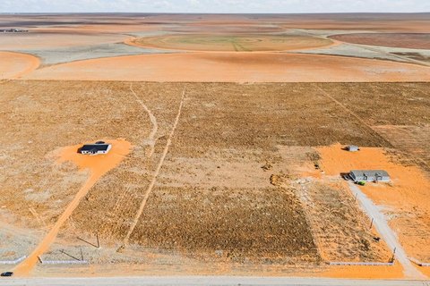 10 Acres Near State Line