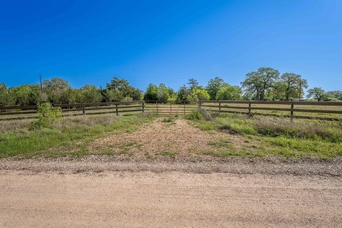Burton, TX 14+ Acre Property