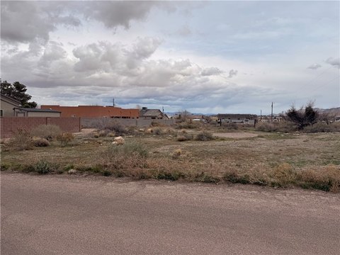 Vacant Corner Lot in Kingman