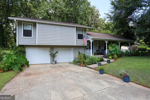 Renovated Woodstock Home with Tenant