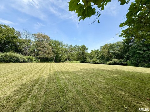 LAND - Petersburg, IL