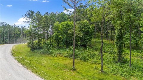Land with Panoramic Mountain Views