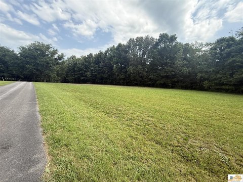 LAND - Columbia, KY