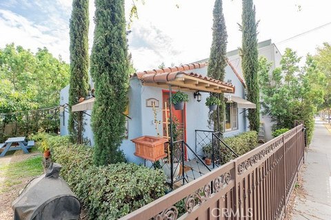 Pasadena Duplex in Lamanda Park