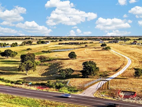 LAND - Krum, TX