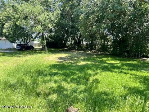 LAND - Pascagoula, MS