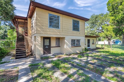6-Unit Apartment Building