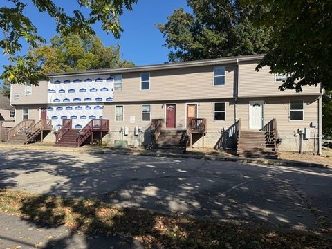 6-Unit Apartment Building