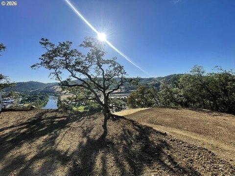 Land, Roseburg, OR
