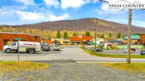 Prime Commercial Lot in Downtown