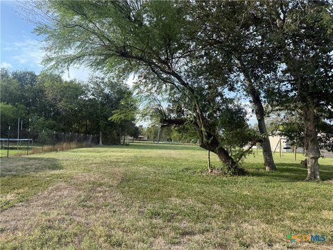 Land, Edna, TX