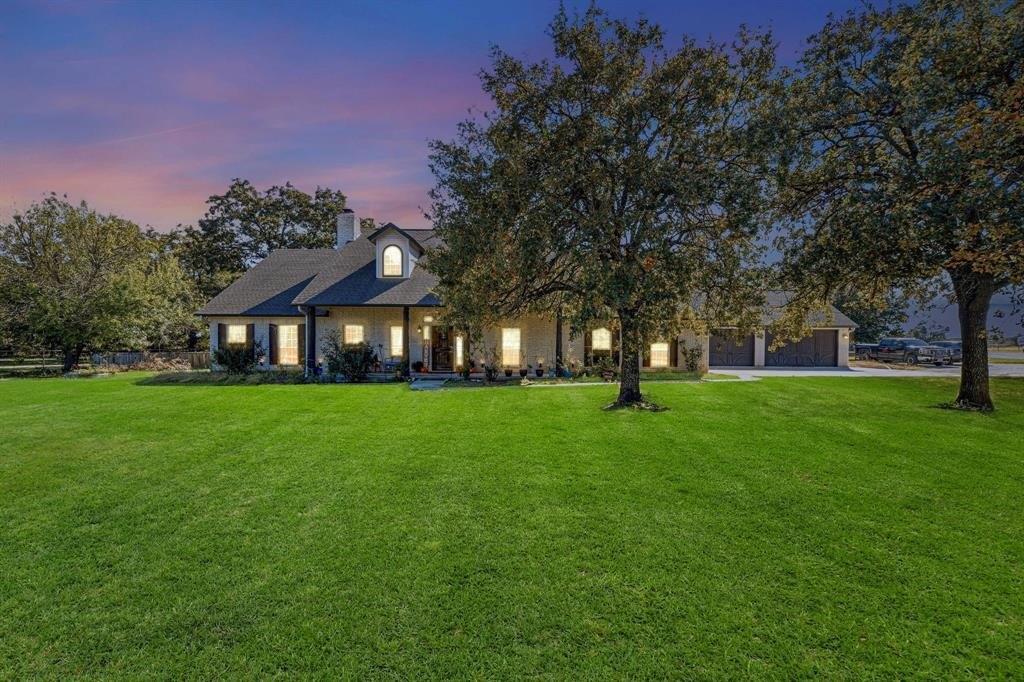Equestrian Paradise Near Lake Bridgeport