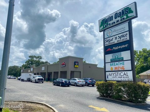 Retail Space in Twin Oaks