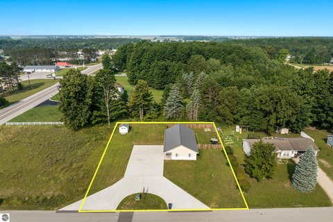 Live-Work Property with Circular Drive