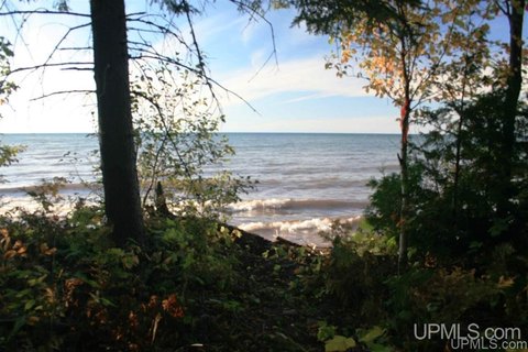 Lake Superior Waterfront Land