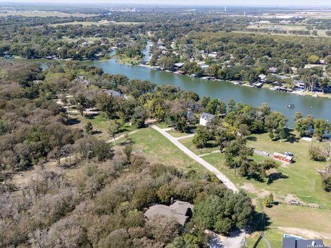 Land, Seguin, TX