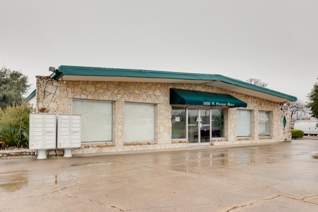 3600 Pioneer Pkwy, Pantego, TX 76013-4538