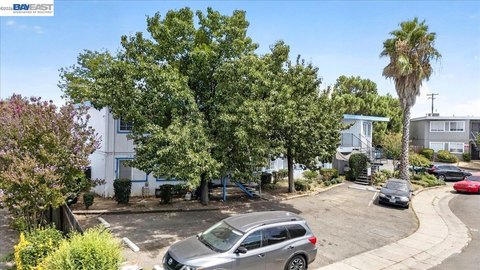 Eight-Unit Apartment Building