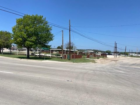 Commercial Lot in Sonora, TX