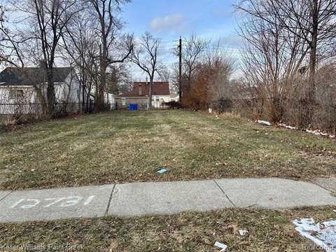 Residential Land in Warren, MI