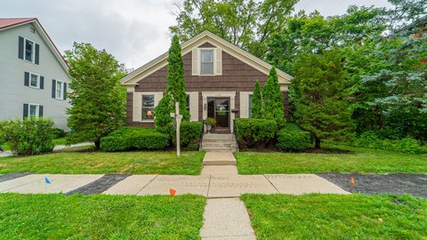 Versatile Commercial Space on Indiana