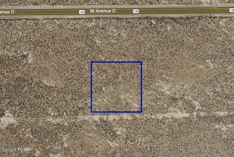 Residential Land in Lancaster, CA